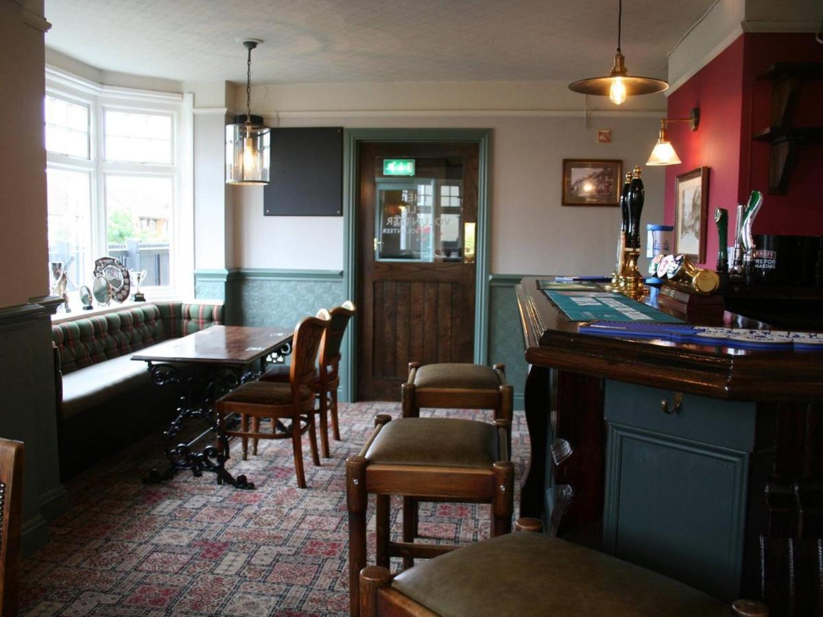 The Rifle Volunteer Bed and Breakfast Ware Exteriör bild